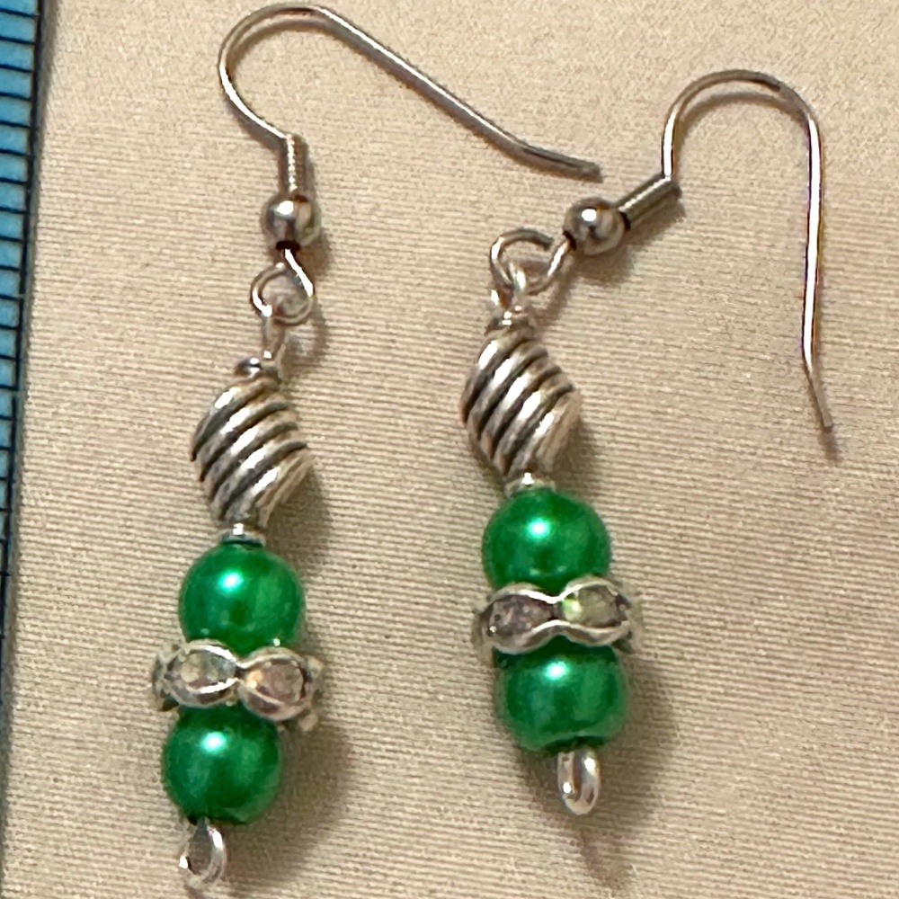 2/$15 Handmade – NWOT – stainless steel drop earrings green beads